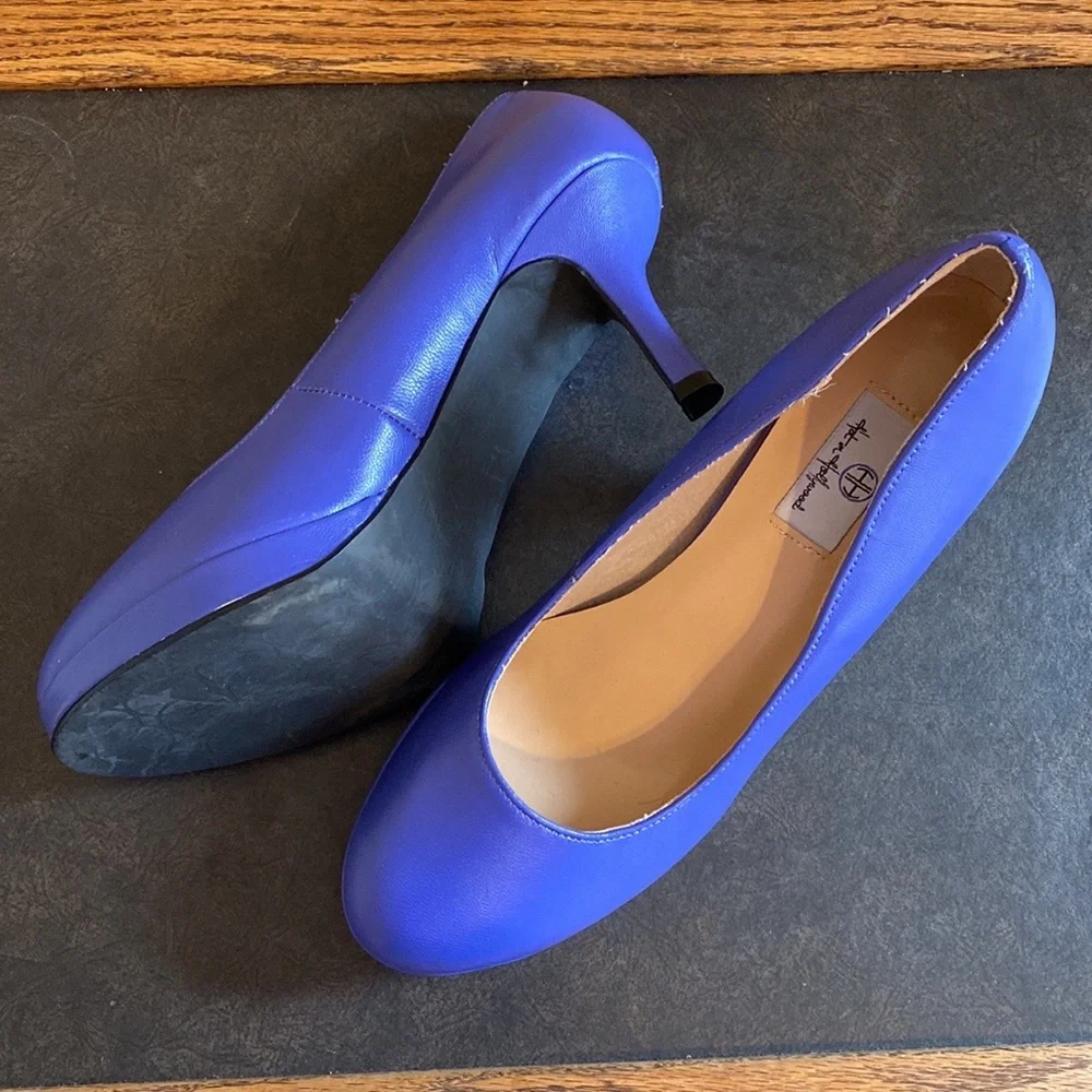 💜💜 Hot in Hollywood Beautiful Periwinkle Colored Platform Heels Size 9M
